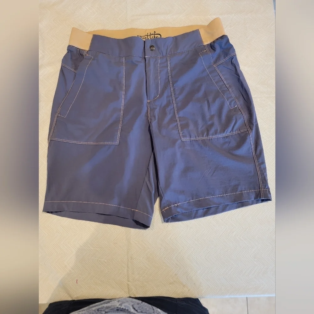 REEL LIFE NYLON SHORTS (sz‎ lg)